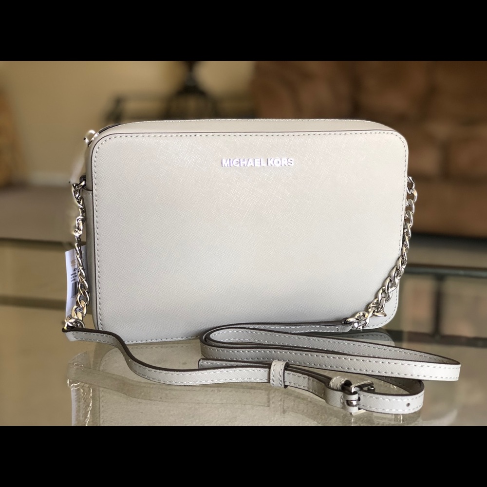 Crossbody Michael Kors purse